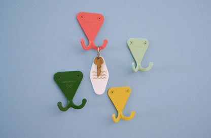 SR WALL HOOK: Salmon Pink